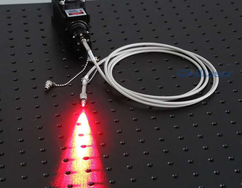 635nm±1nm 1500mW Semiconductor Láser de fibra acopladaAlto Voltaje Rojo Laser Beam